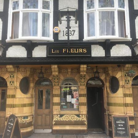 Les Fleurs Accommodation Дувър Екстериор снимка
