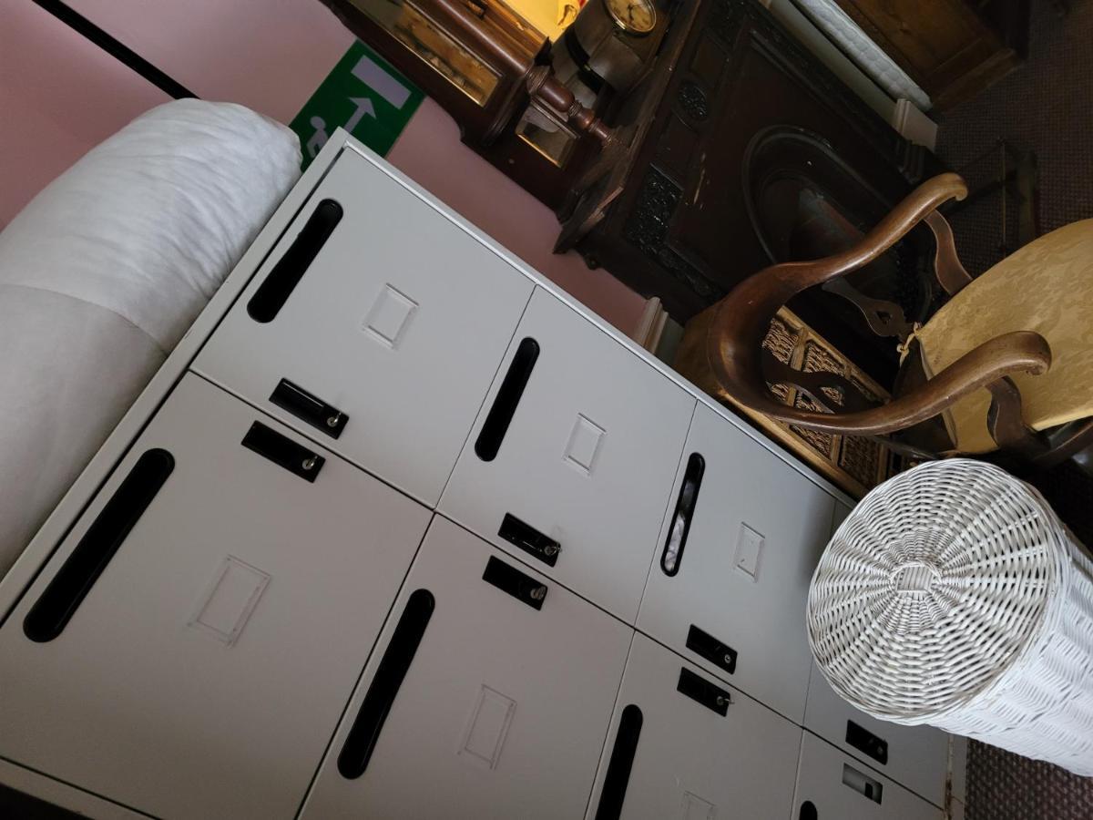 Les Fleurs Accommodation Дувър Екстериор снимка