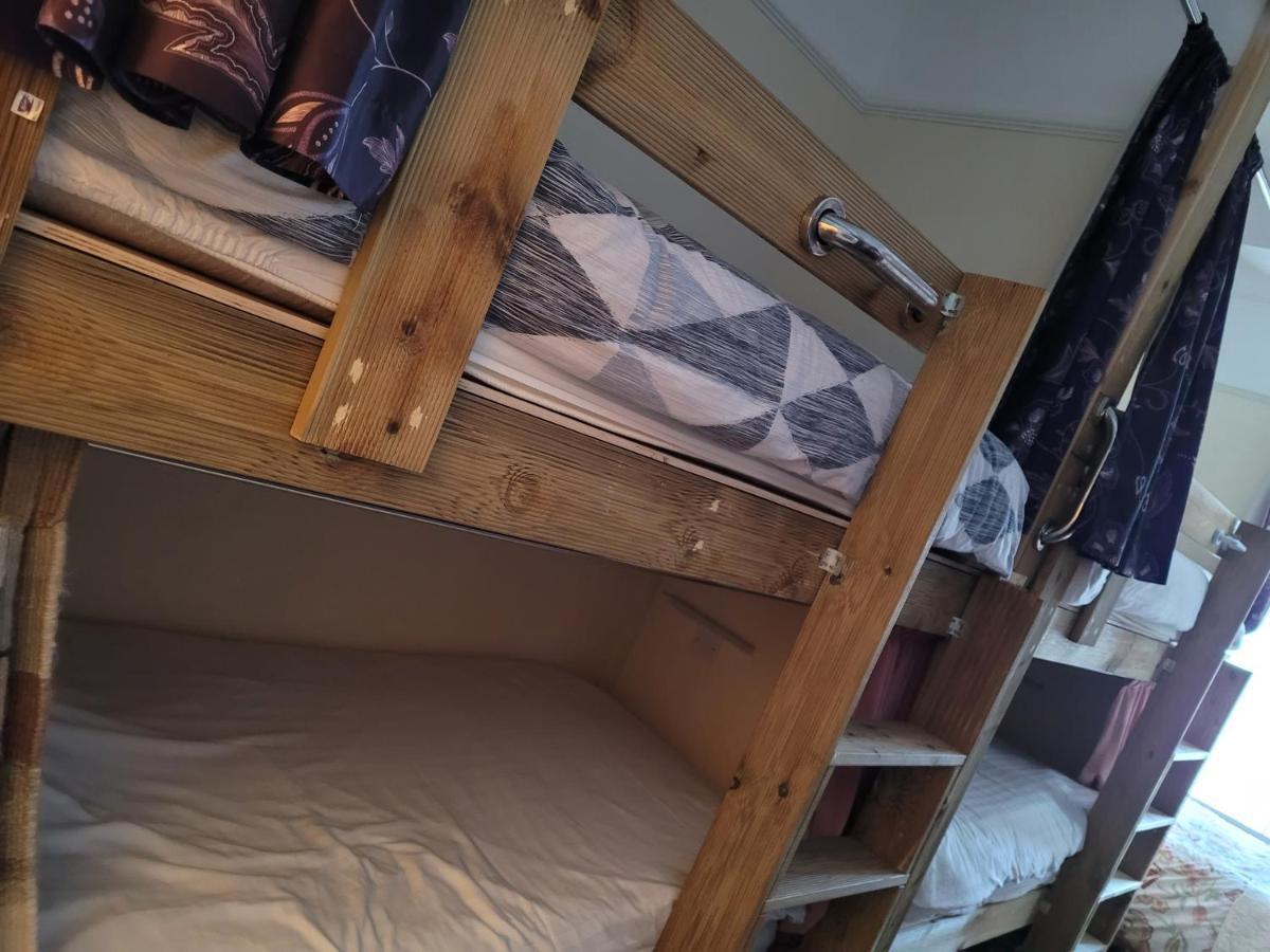 Les Fleurs Accommodation Дувър Екстериор снимка